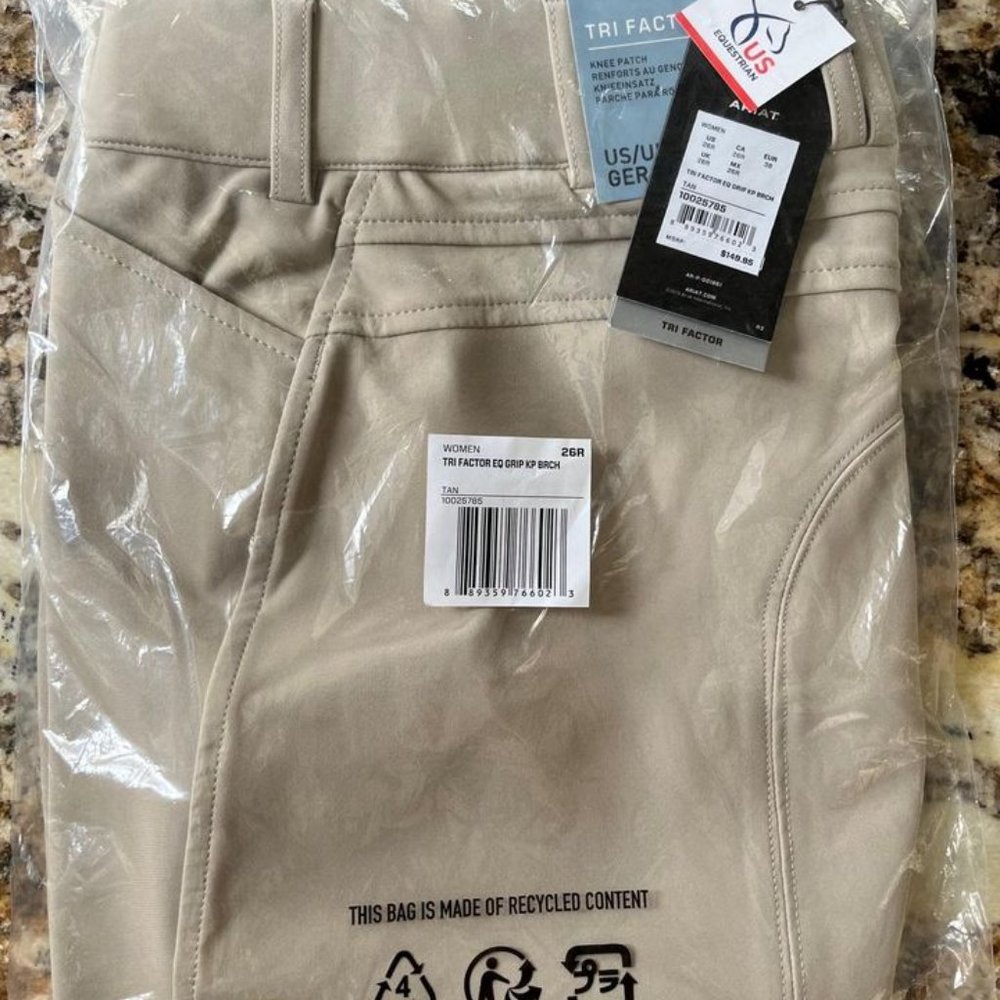 NWT – Ariat Tri Factor EQ Grip Knee Patch Breeches (26R)